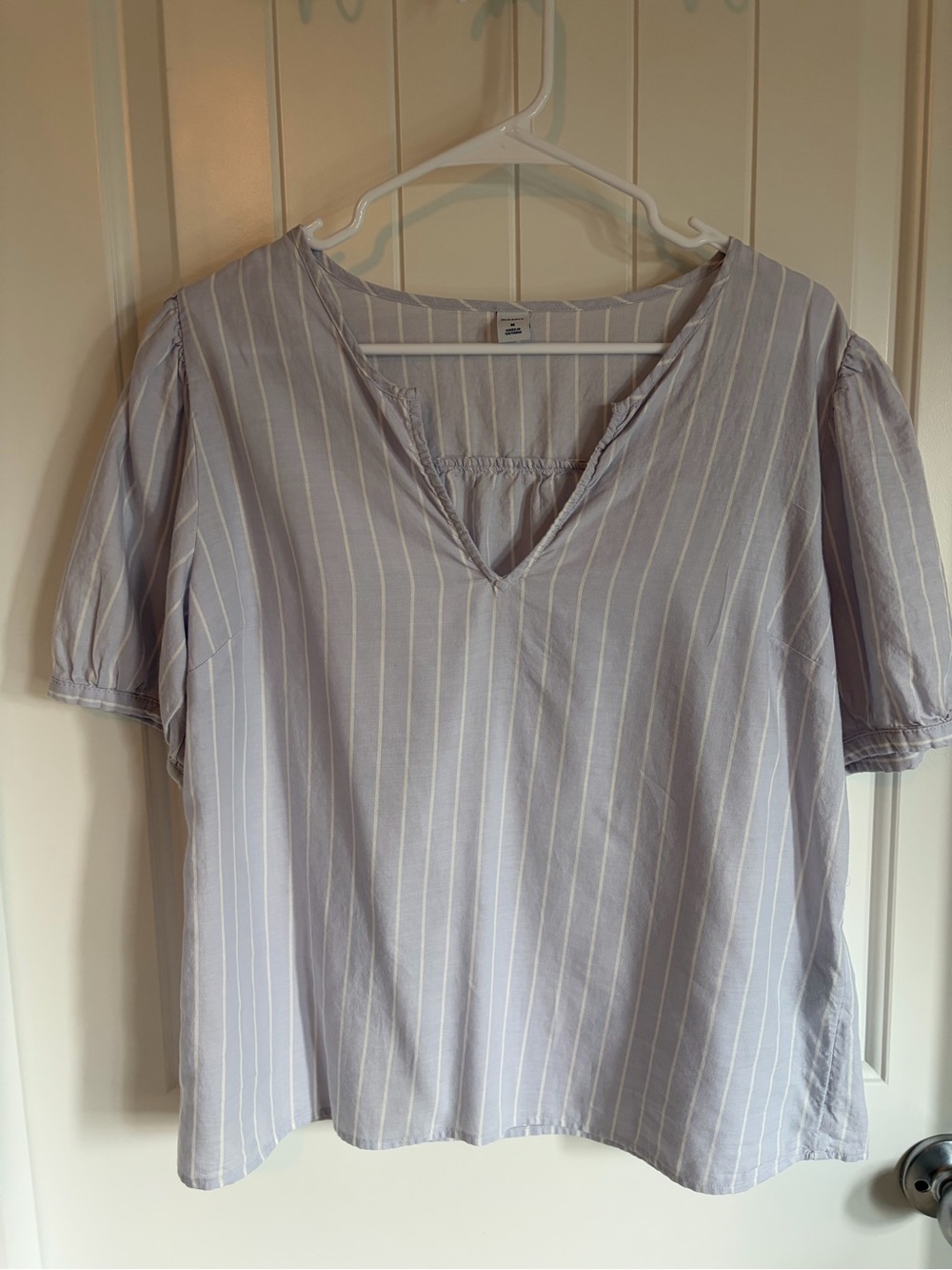 Old Navy Lavender-Striped V-Neck Puff Sleeve Blouse